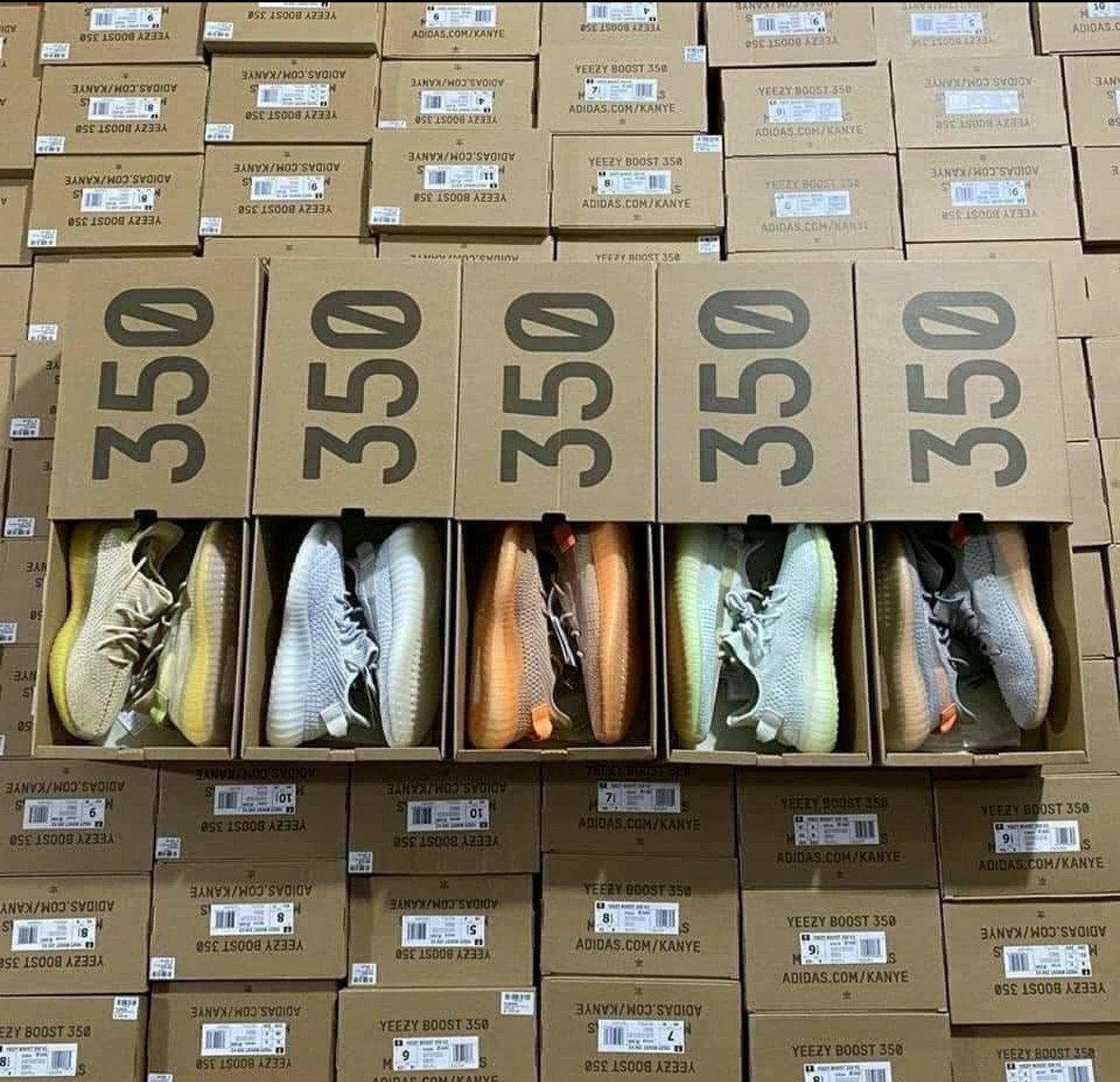 YEEZY SHOES PALLET - Image 22