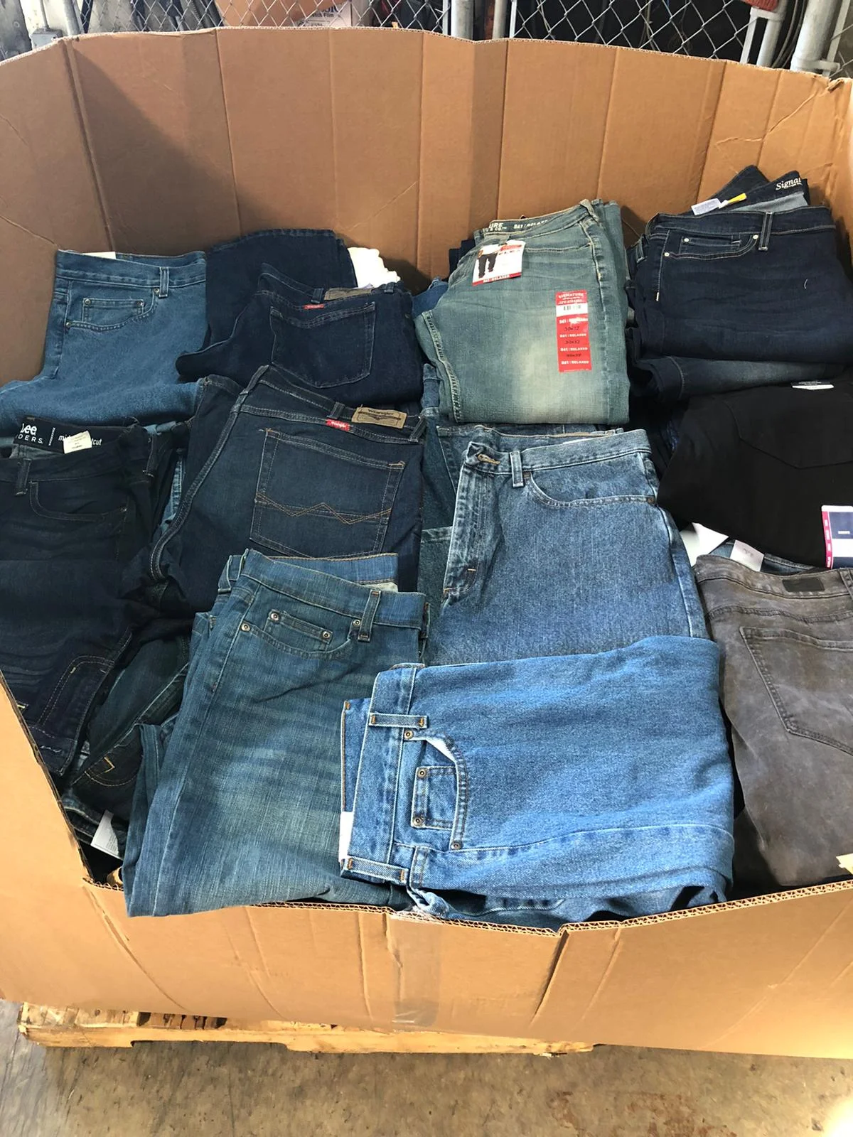 Jeans & Mixed Clothing Liquidation Pallets - Image 5