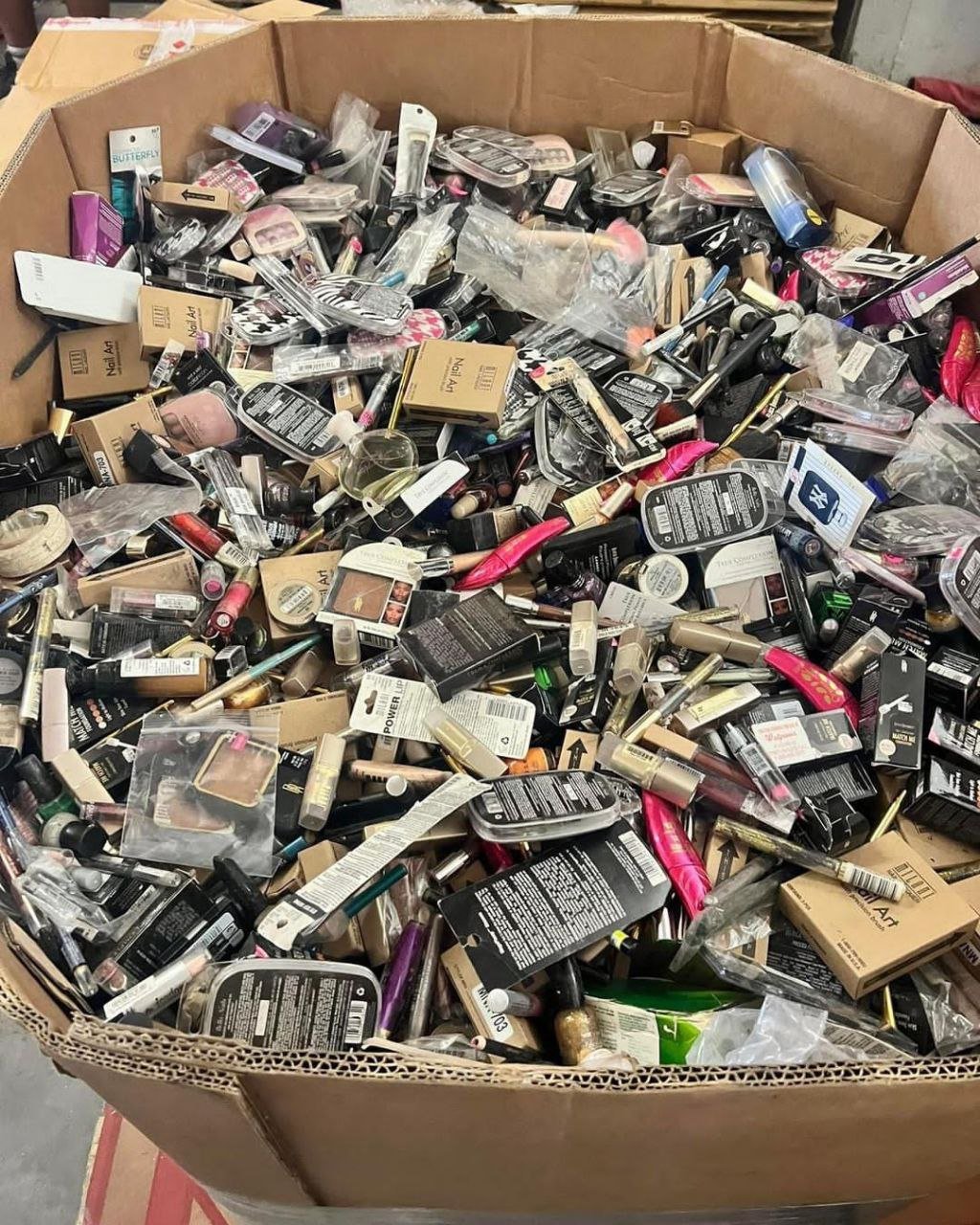 Beauty Products Pallet - Image 5